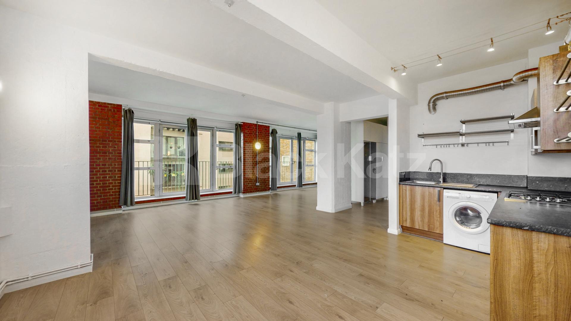 Spacious Studio located within a warehouse conversion with exposed brick  Ability View - Kingsland Road, Haggerston